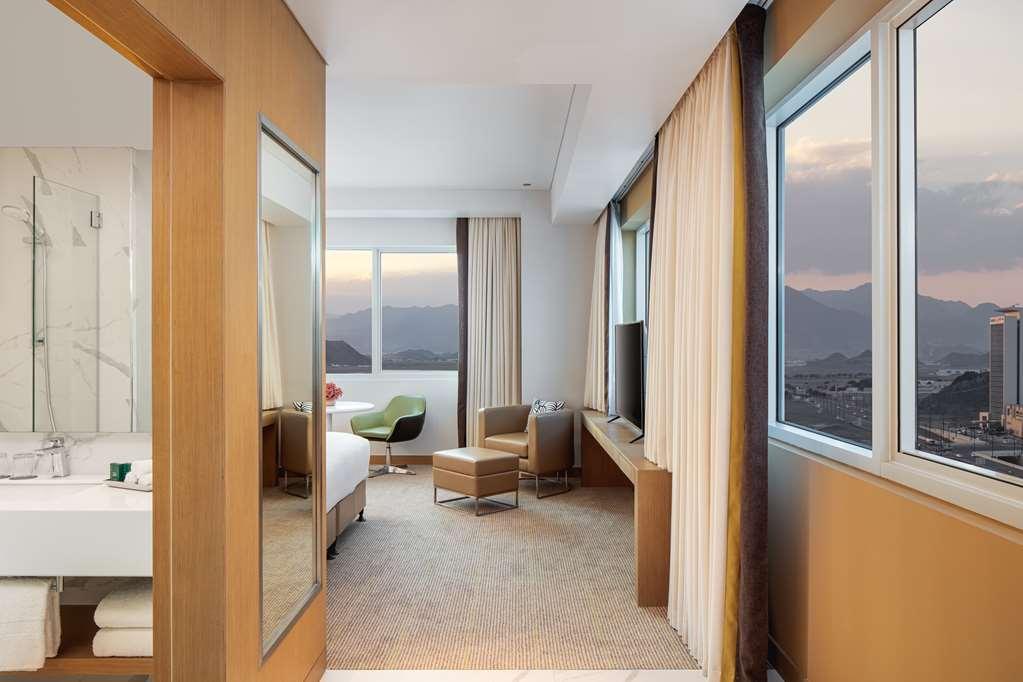 Doubletree By Hilton Fujairah City Room photo