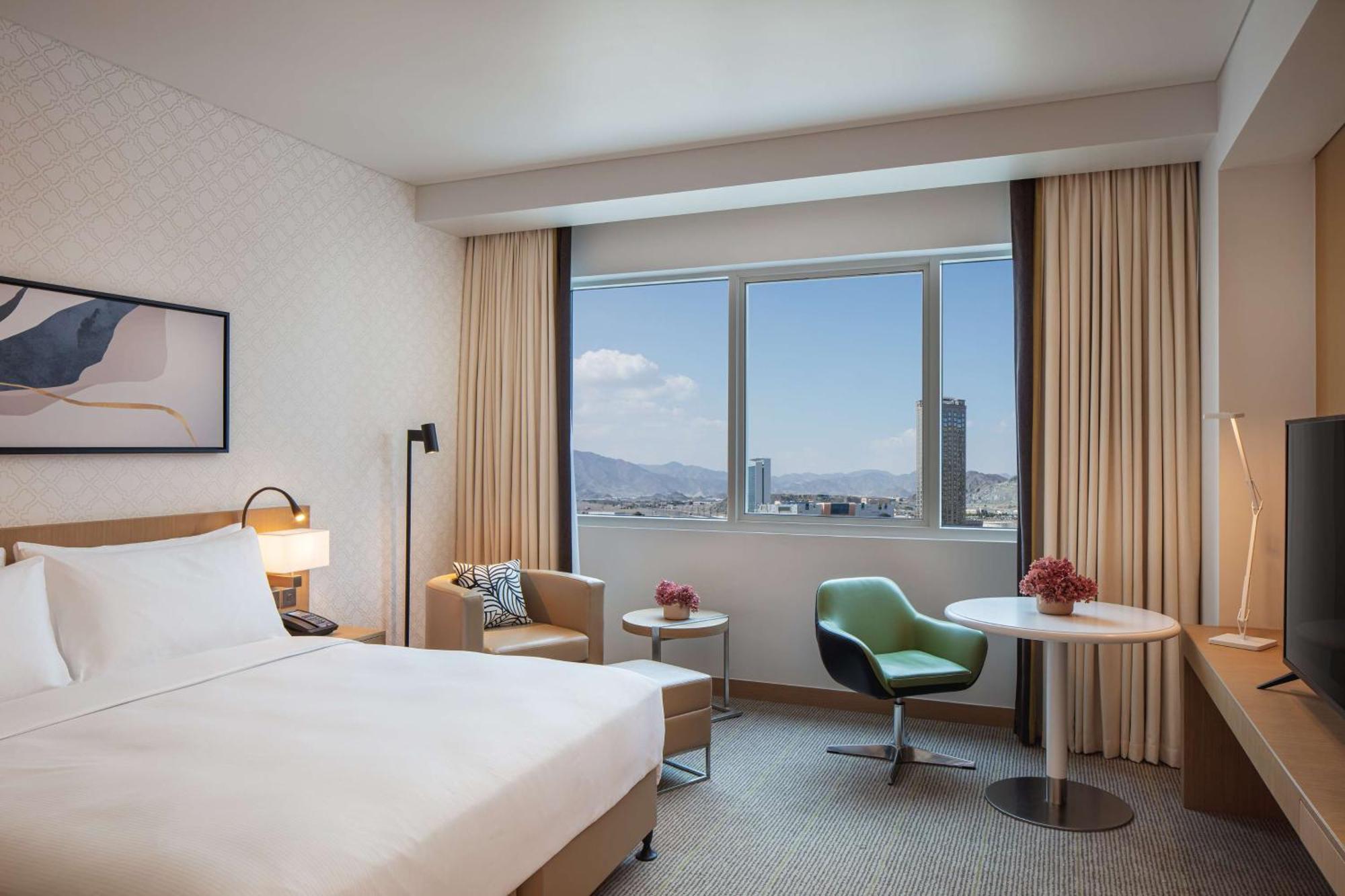 Doubletree By Hilton Fujairah City Exterior photo Deluxe room