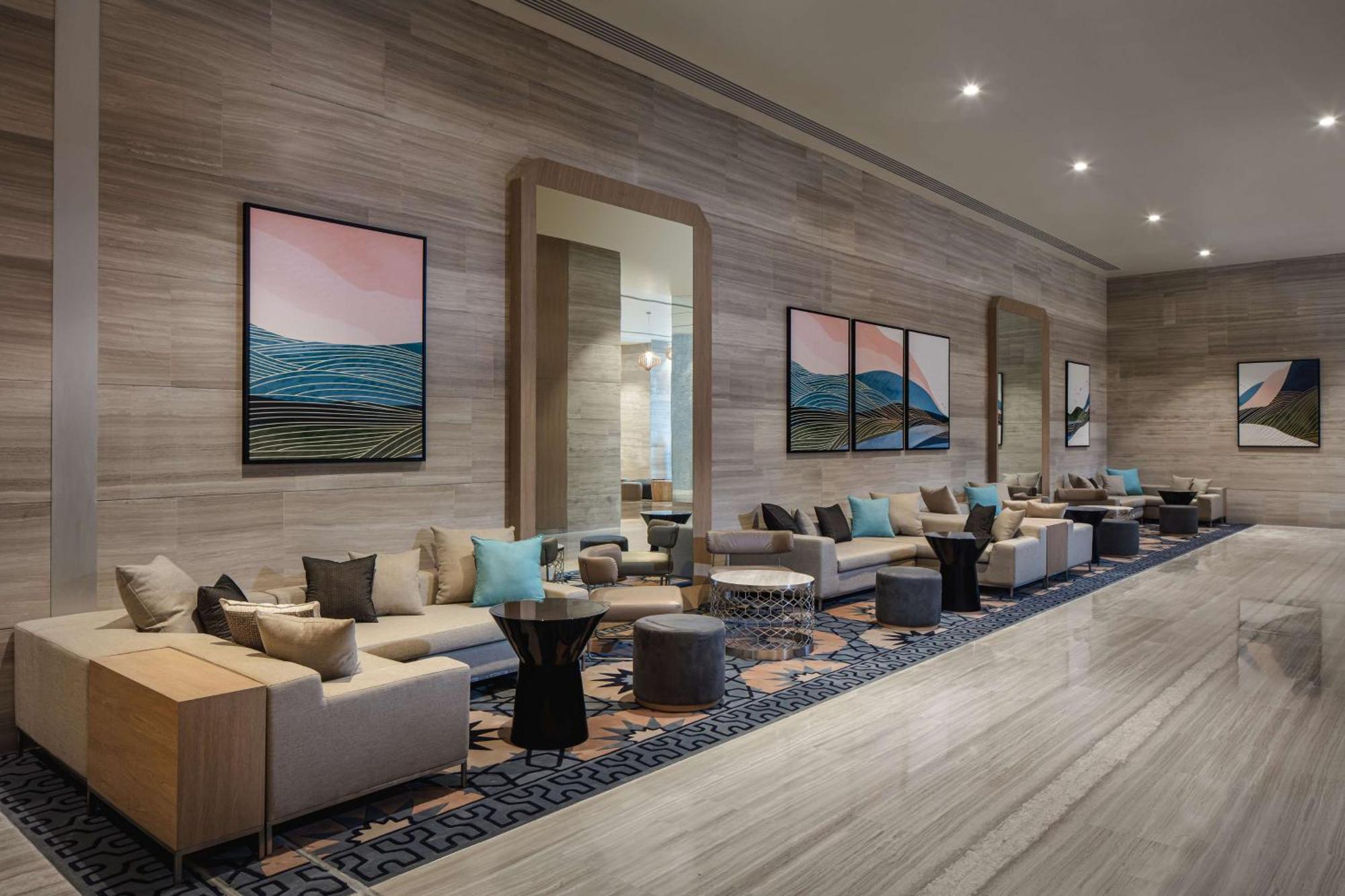 Doubletree By Hilton Fujairah City Exterior photo The lounge at the airport